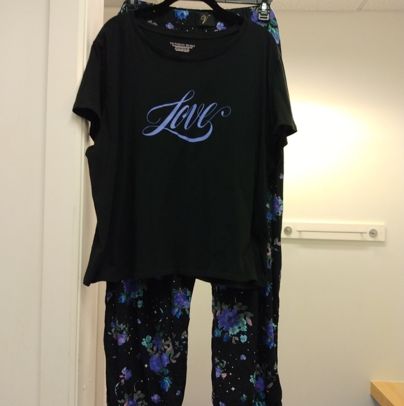 Victoria's Secret Other - VICTORIA'S SECRET 2 Piece Black Floral PJ's XXL